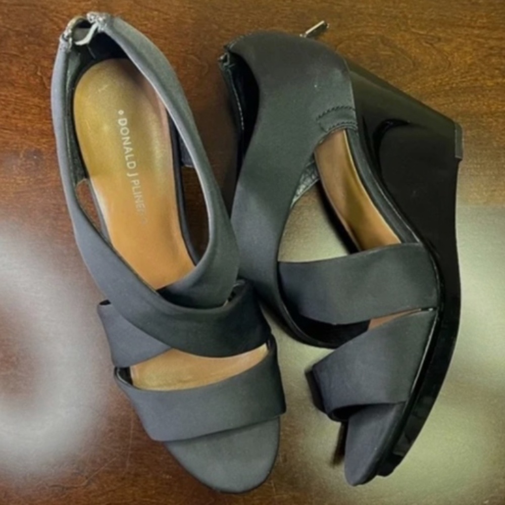 Aurora Wedge Sandals